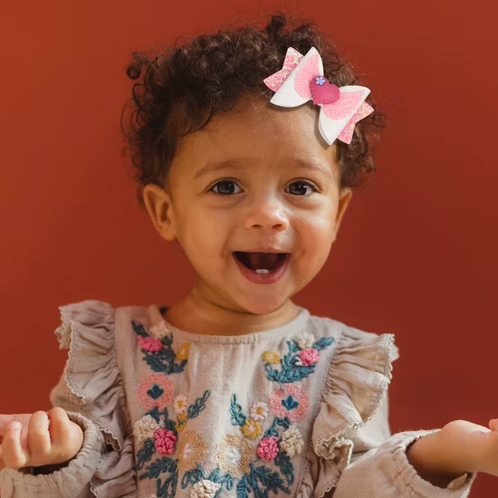 Grampos de cabelo com glitter para dia dos namorados amor coração lantejoulas arcos alfinetes de cabelo para crianças meninas acessórios de cabelo para festa de aniversário do dia dos namorados